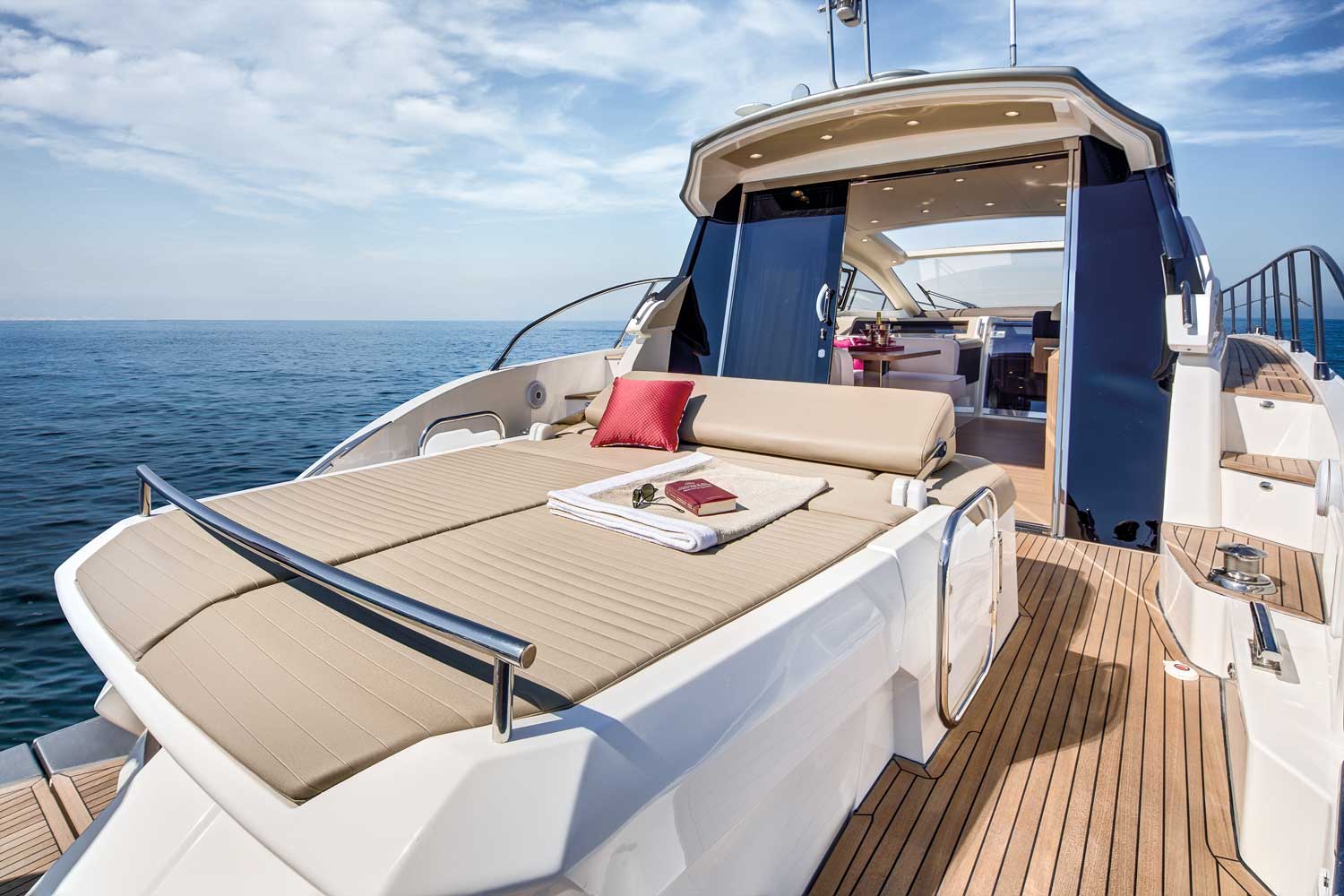 Yacht Charter Azimut Atlantis 50 Coupe