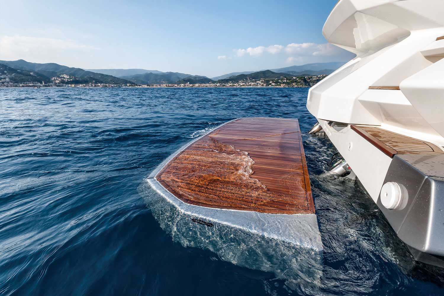 Yacht Charter Azimut Atlantis 50 Coupe