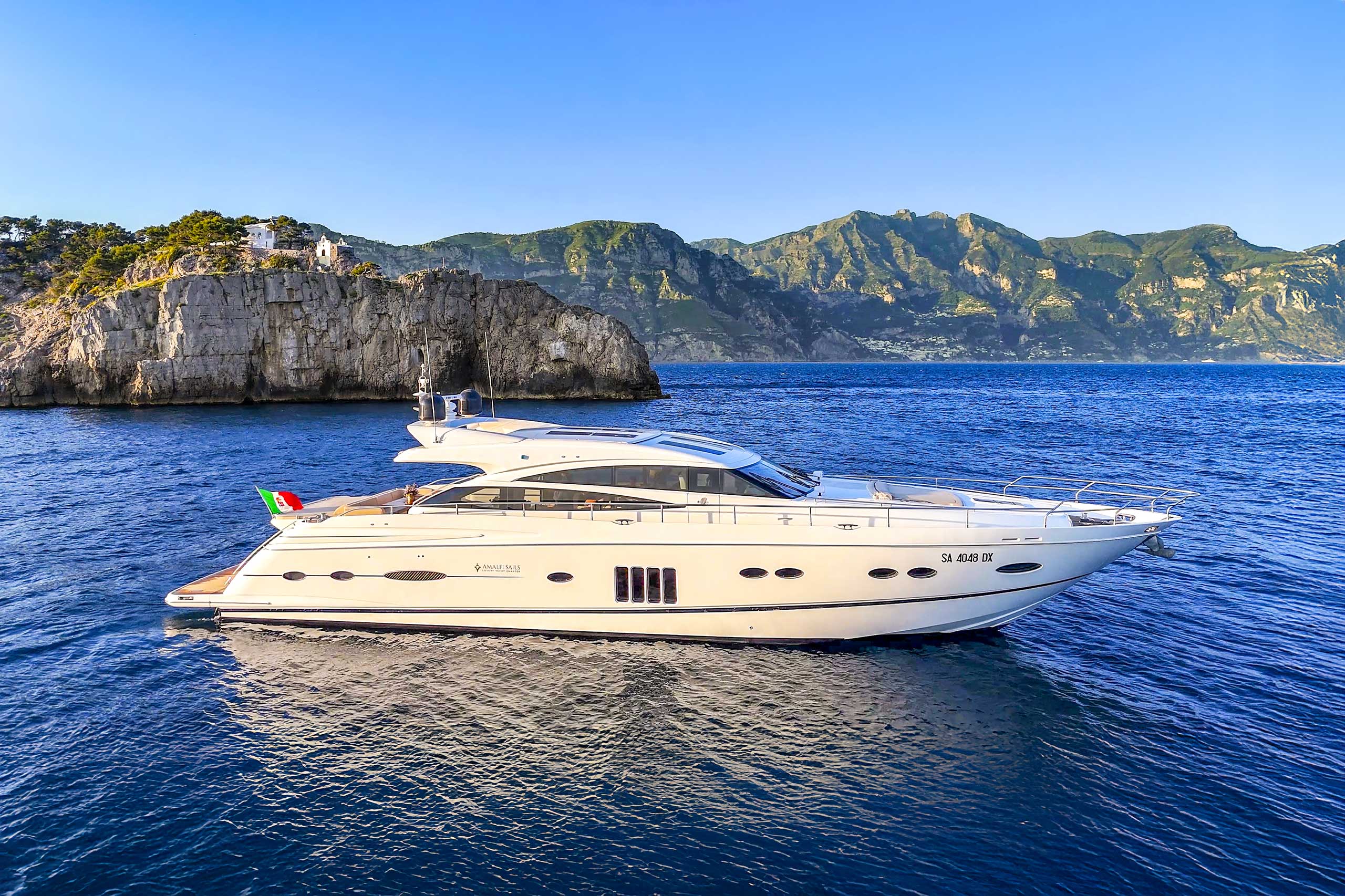 Yacht Charter Princess V78